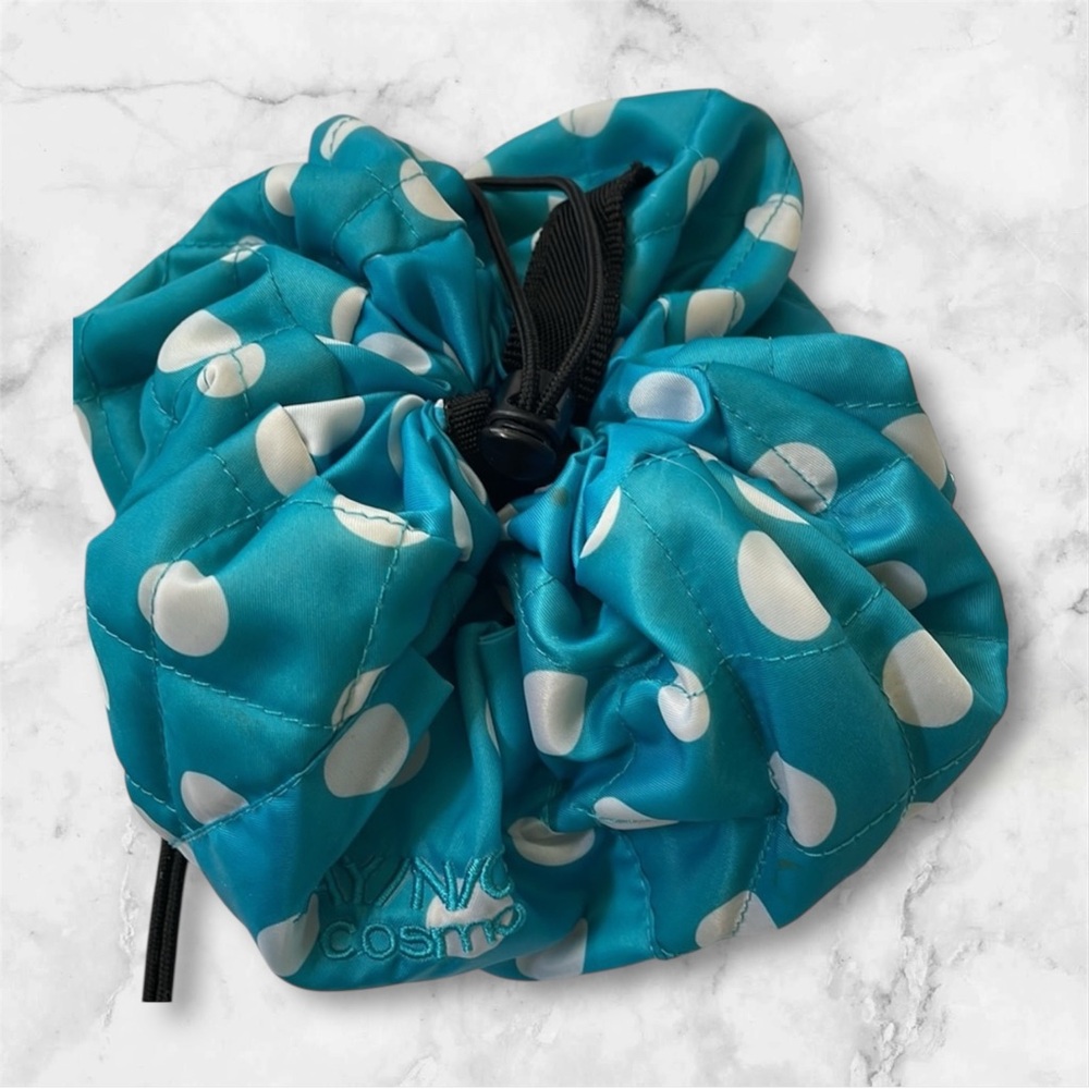Lay/N/Go Cosmo Cosmetic Drawstring Bag